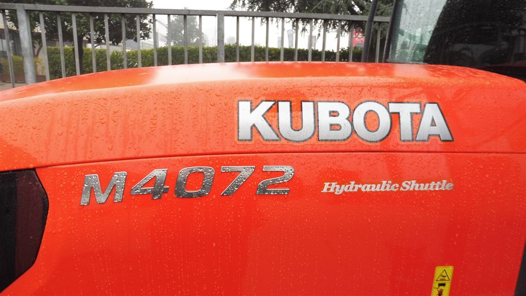 kubota-m4072-hydraulic-shuttle-91.jpg